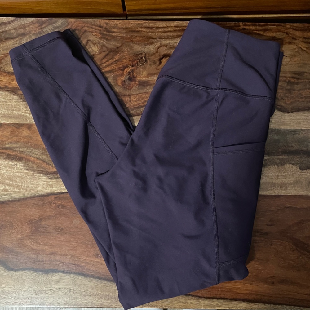 Old Navy | Medium Active High-Rise Leggings in Deep Purple